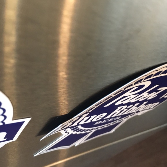 Pabst Blue Ribbon Beer Magnets set of 2 - Picture 4 of 4